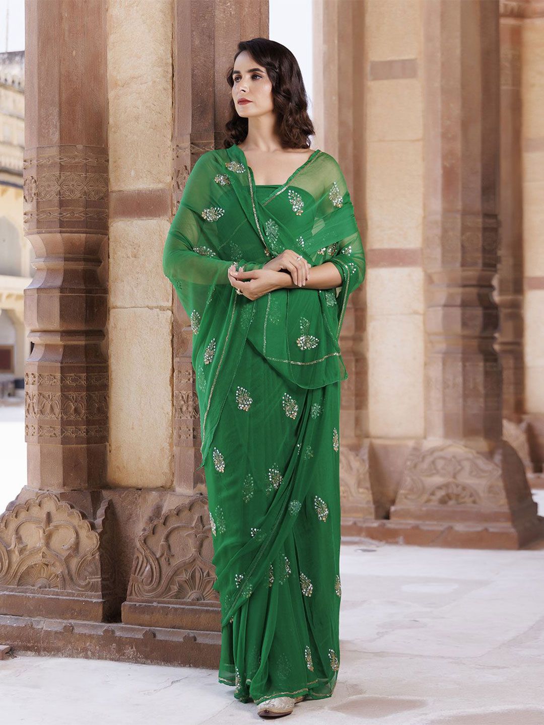 749eb6af-4c25-4f21-bcb6-4870f95a42d31734016024142GerooLuxeEthnicMotifsAariWorkPureChiffonSaree1.jpg Geroo Luxe Ethnic Motifs Embroidered Pure Chiffon Saree - Image 1